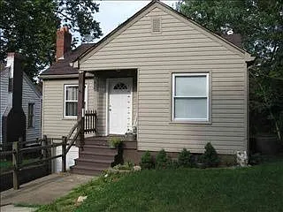 372 S Walnut St photo 1