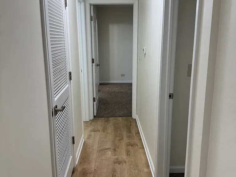 1 W Acorn Ln #1A — Photo 3