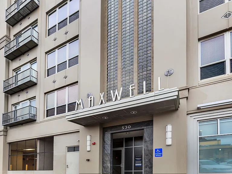 Maxwell Apartments — Photo 26