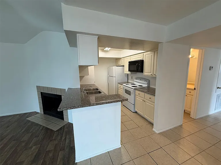 8048 Sands Point Dr #D — Photo 5