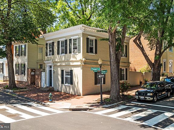 2nd image of 3267 Prospect St NW