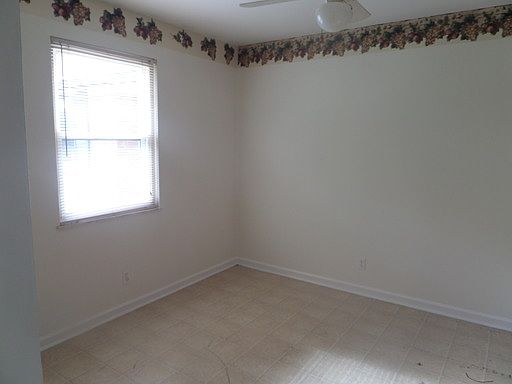 4th image of 5217 Dorshire Dr APT 19