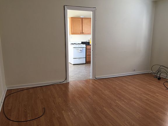 5th image of 1232 Waukegan Rd #2R