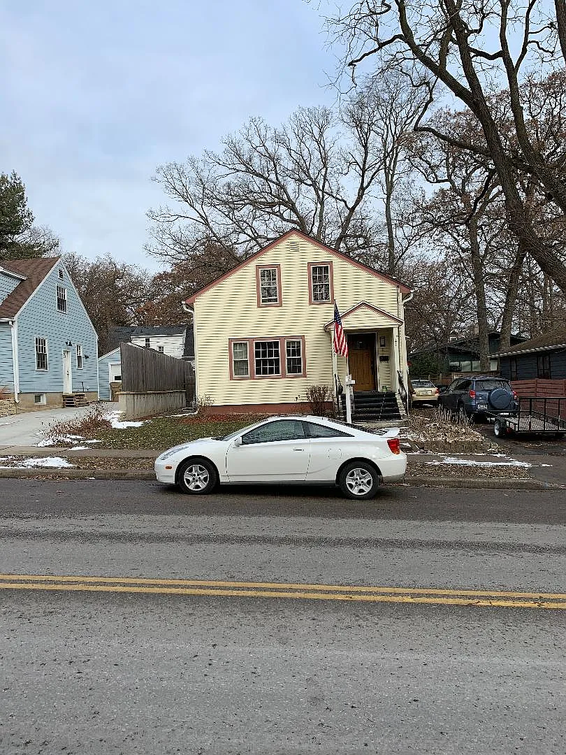 6 bed, 2370 sqft, $4,500 — Photo 1