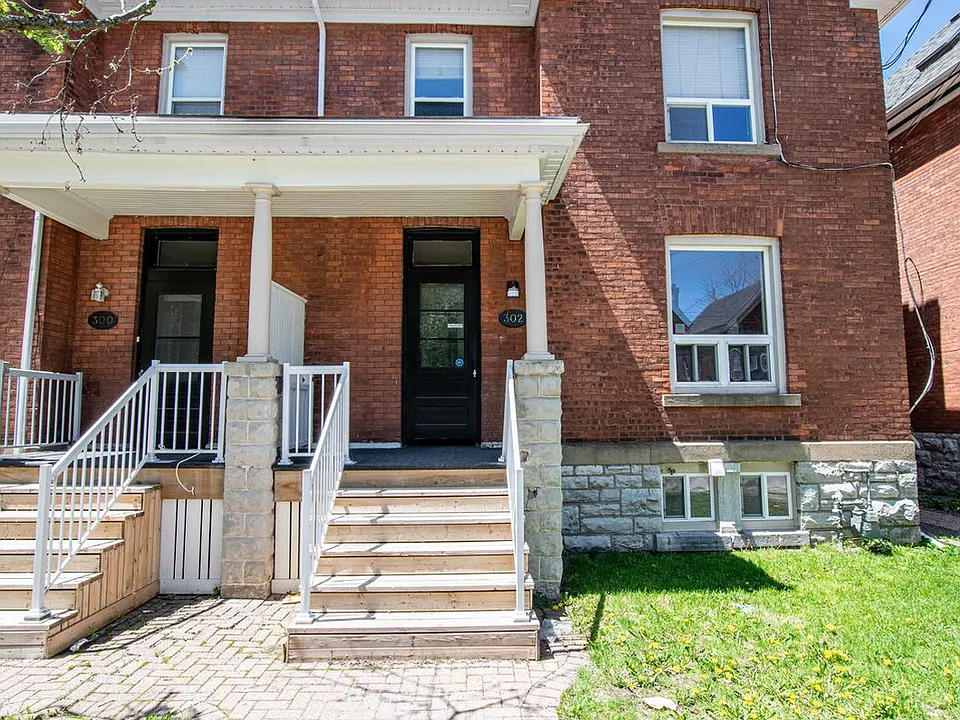 302 Frontenac St #4