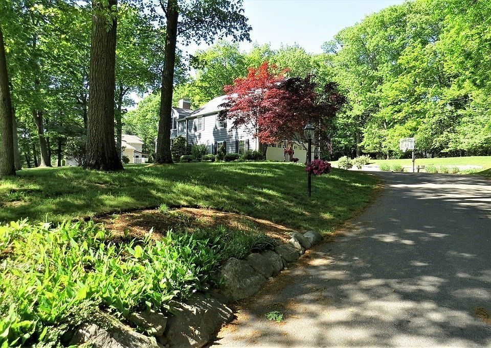 20 Apple Hill Ln, Lynnfield, MA 01940 Zillow