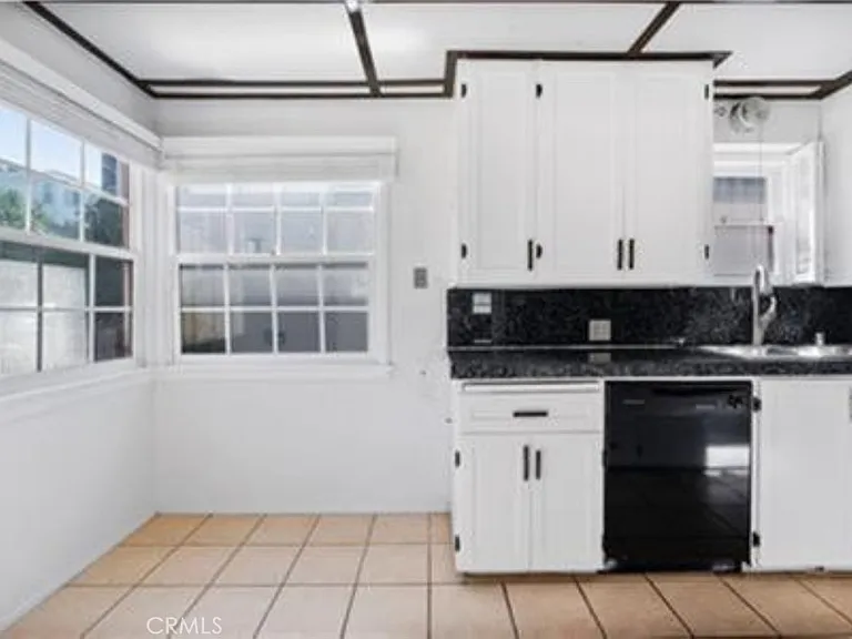 15235 La Maida St — Photo 12
