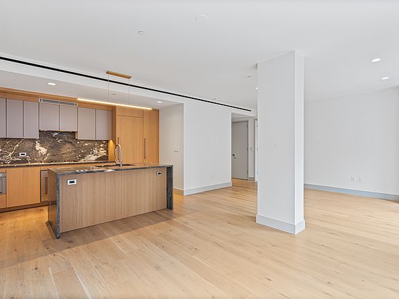 5th image of 101 W 14th St #3C