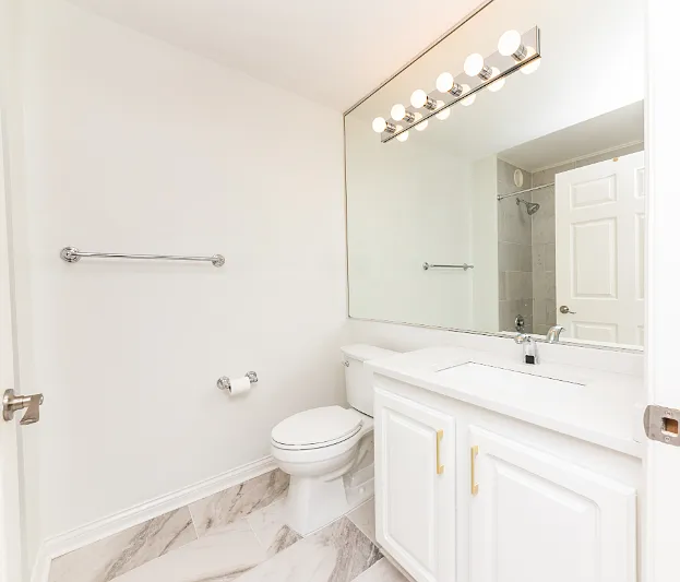 345 Lasalle #3107 — Photo 9