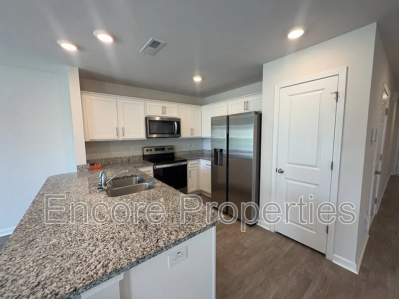 3 bed, 2.5 bath, 1418 sqft, $1,750 — Photo 4