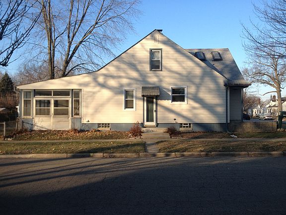 3rd image of 1226 E 5th St