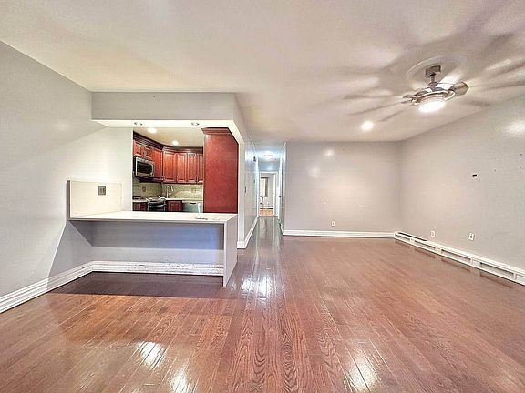 3rd image of 117 Hart St #1