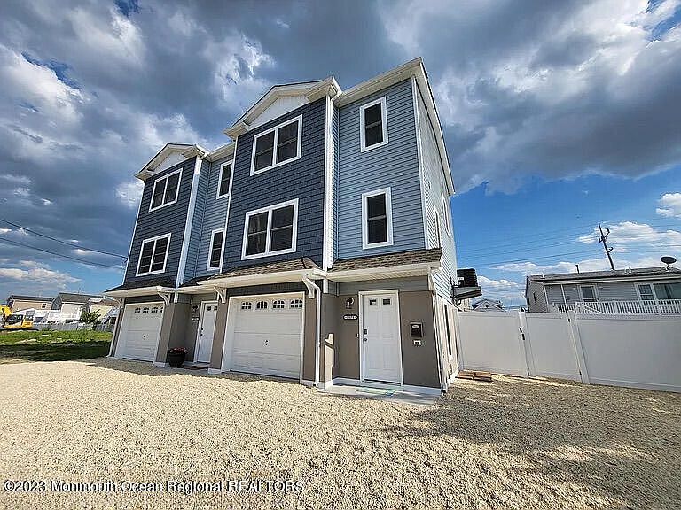 1st image of 257 Dewey St
