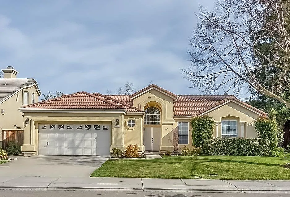 3489 Shadowbrook Dr photo 1