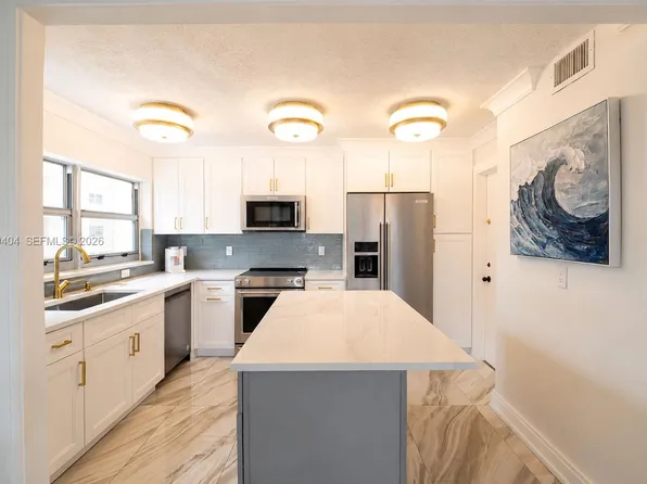 1817 S Ocean Dr APT 215, Hallandale, FL 33009