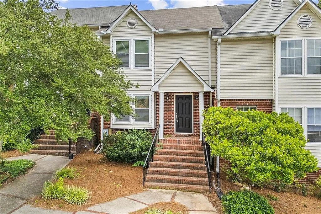 3 bed, 2.5 bath, 1192 sqft, $2,000 — Photo 3