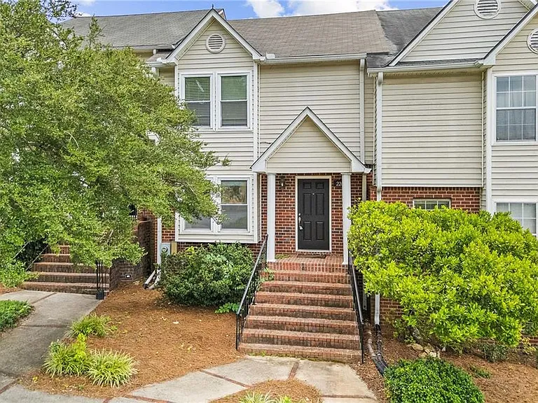 2266 Oak Glenn Cir — Photo 3