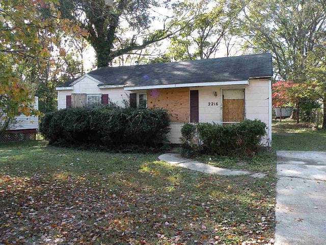 1st image of 2216 Lindsey Drive