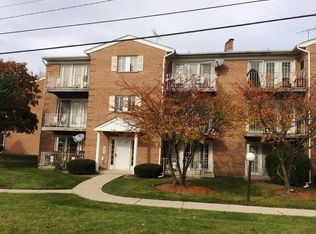 4272 Central Rd, Glenview, IL