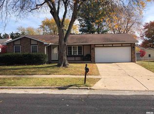 3806 N Rochelle Ln, Peoria, IL 61615