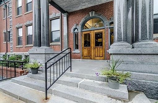 2nd image of 94 Newbury Ave APT 402