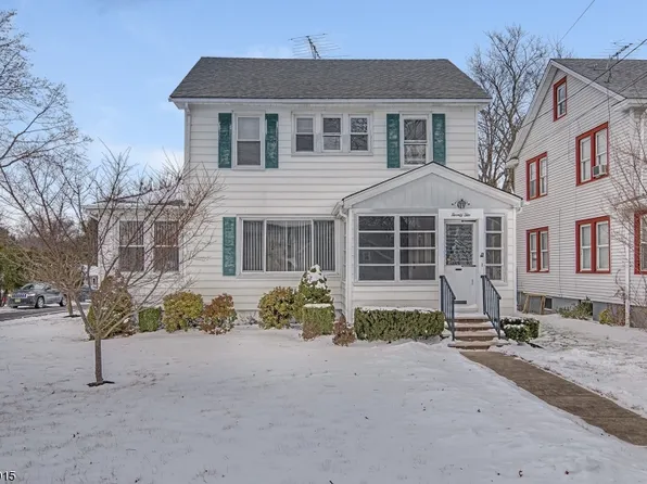 22 Burnham Rd, Morris Plains, NJ 07950