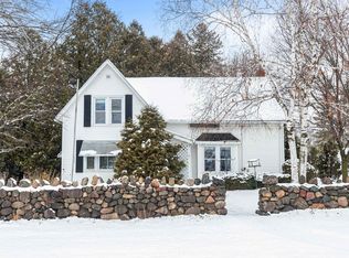 1440 Riverside Dr, Suamico, WI 54173