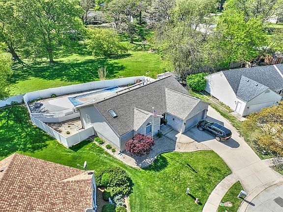 3rd image of 3105 Colorado Dr