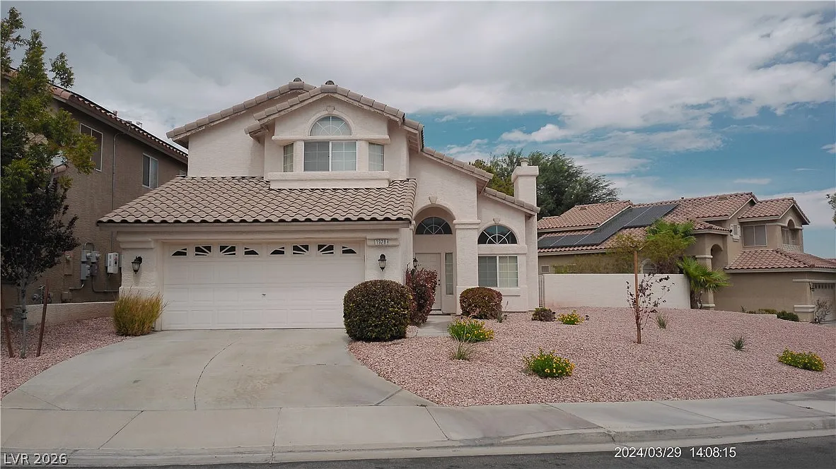 3 bed, 2.5 bath, 1562 sqft, $2,600 — Photo 1