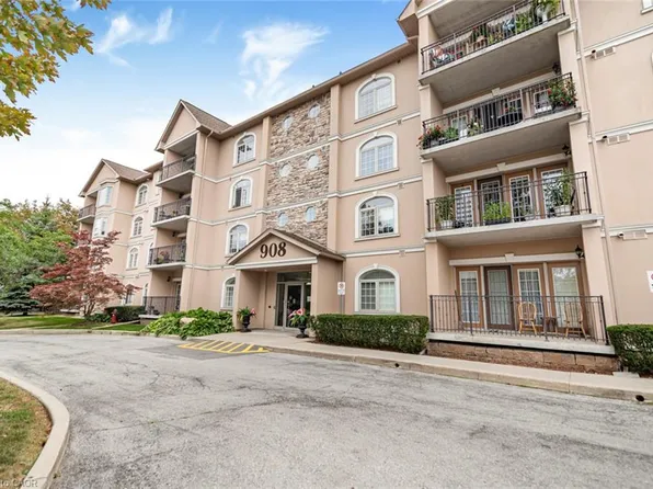 908 Mohawk Rd E #303, Hamilton, ON L8T 2R8