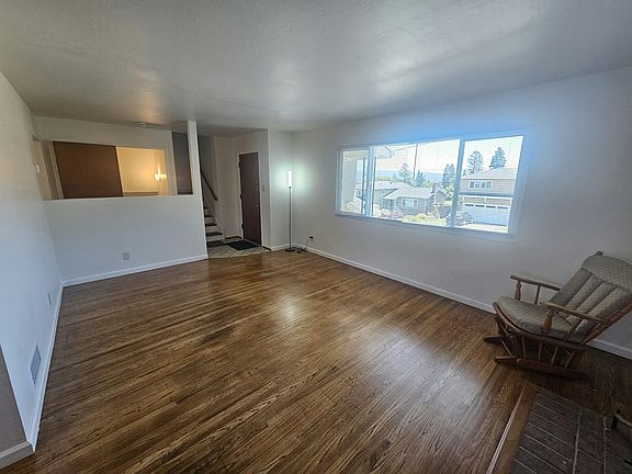 4th image of 3152 Huntington Ct