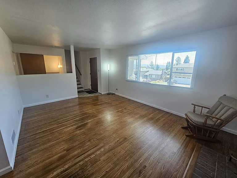 3152 Huntington Ct — Photo 4