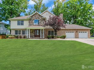 994 Feather Bed Ln, Edison, NJ 08820