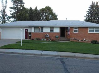 802 12th Ave NW, Mandan, ND 58554