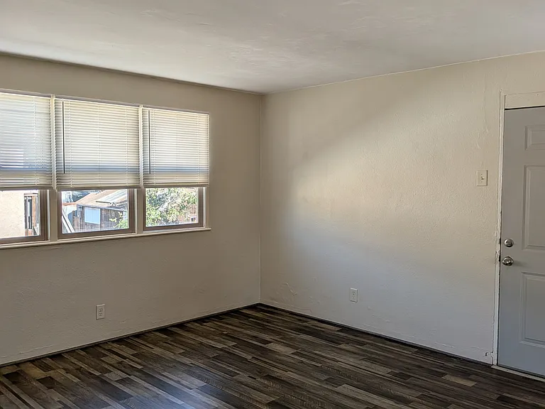 610 Union Ave #C — Photo 2