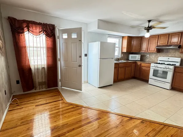 60 Willowwood Ln #1, Staten Island, NY 10308