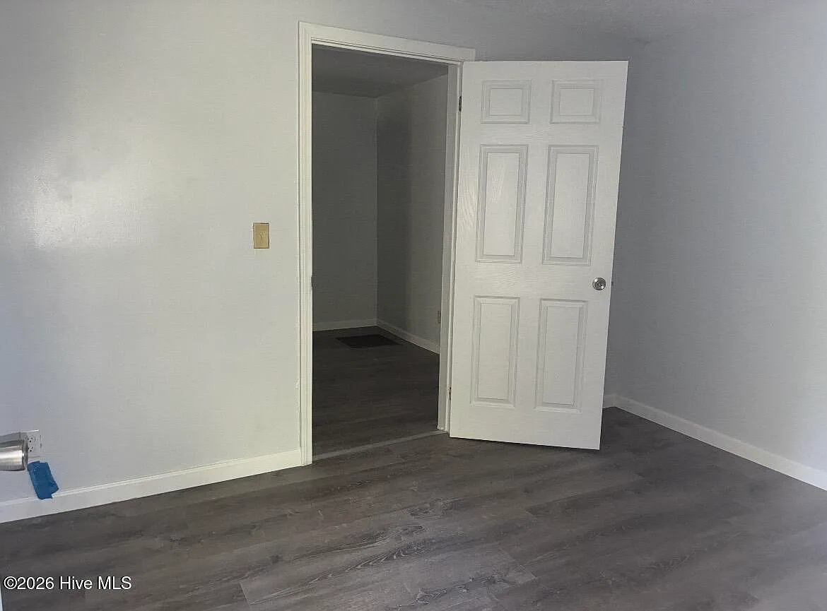 2 bed, 1.0 bath, $950 — Photo 4