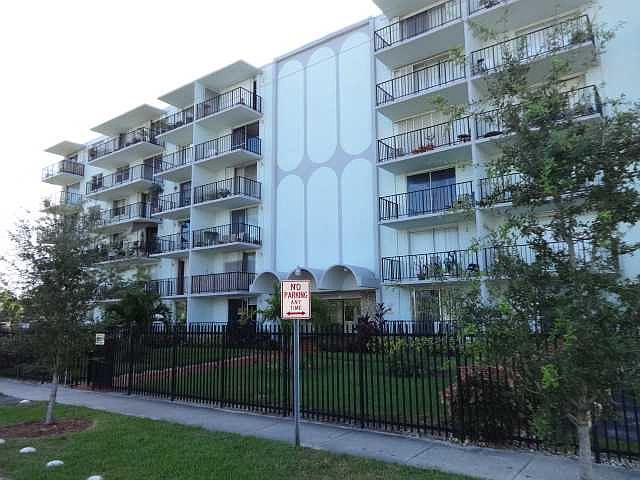 1st image of 12500 NE 15th Ave APT 416