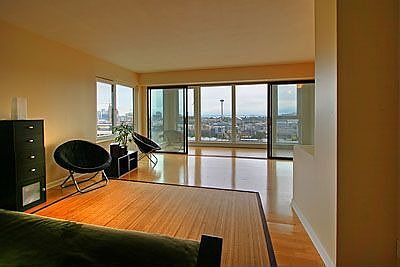 1st image of 400 Melrose Ave E APT 309
