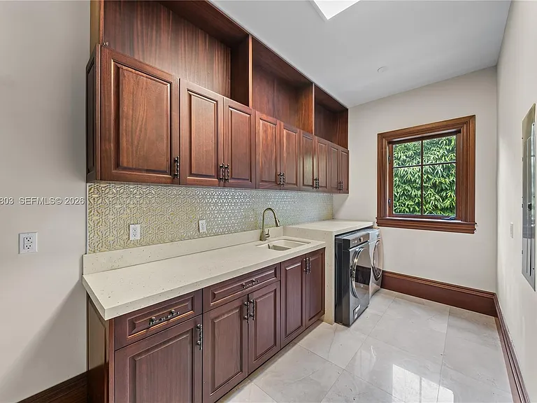 150 Edgewater Dr — Photo 57