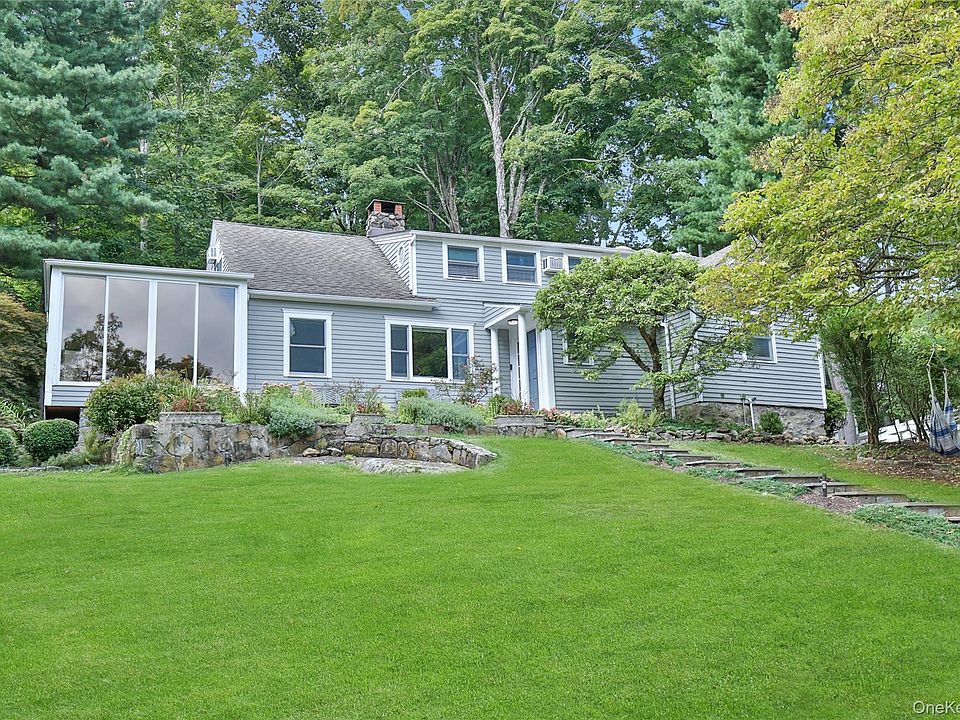 1st image of 8 Old Roaring Brook Road