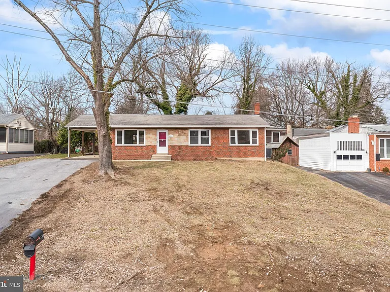 4502 Henderson Rd — Photo 5
