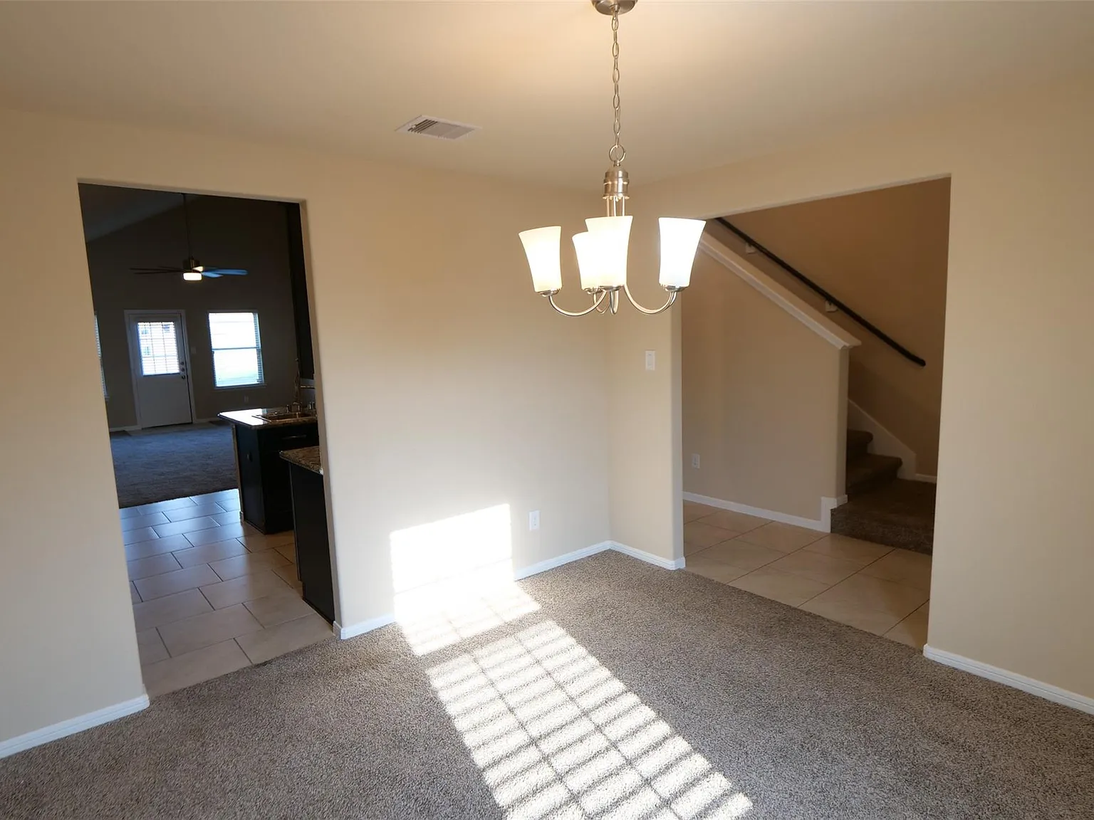 4 bed, 2.5 bath, 2236 sqft, $2,200 — Photo 4
