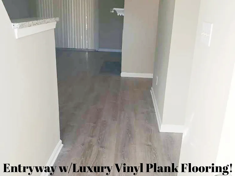 302 Kentucky Dr — Photo 2