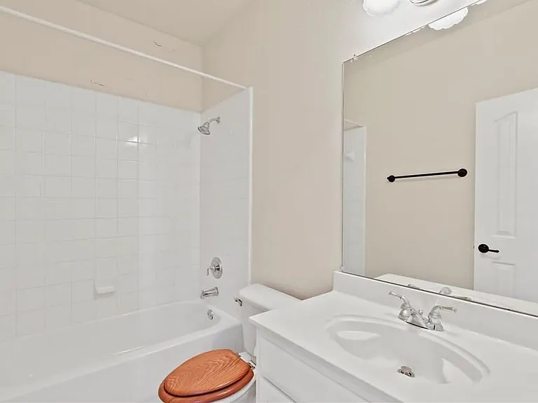 1313 Bradbury Dr — Photo 15