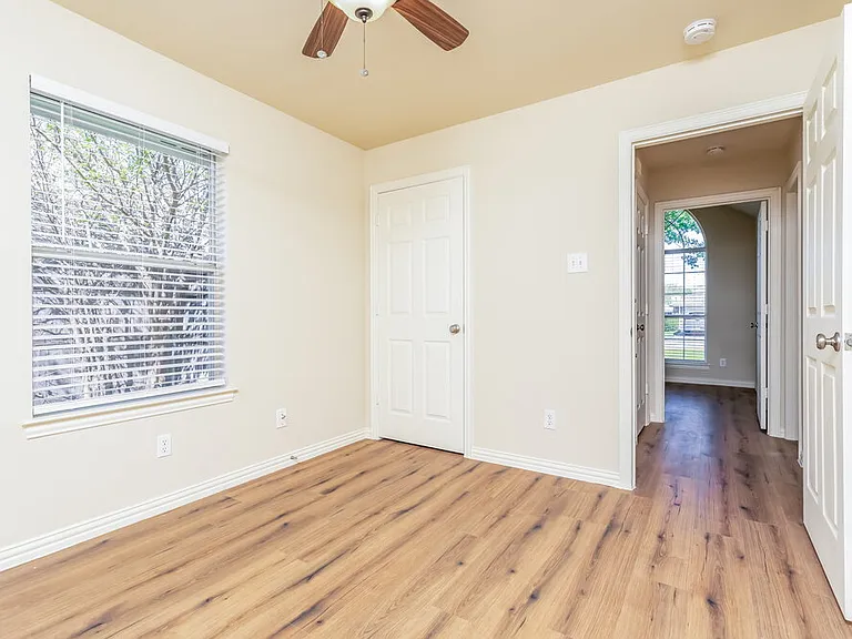 211 Dove Mdws — Photo 12