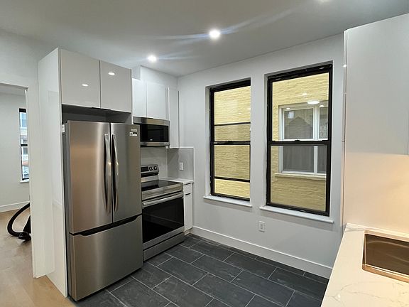 5th image of 30-32 33rd St #2F