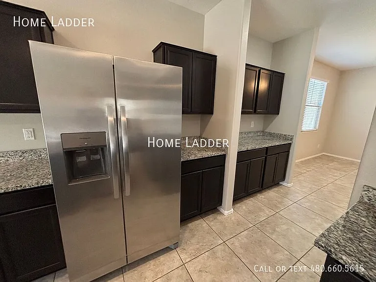10453 E Cliffrose Ln — Photo 9