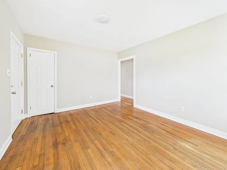 2907 Creighton Rd — Photo 3