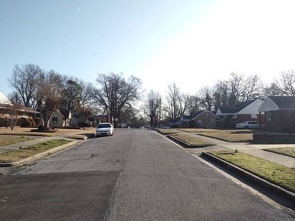 4th image of 2625 Larose Ave